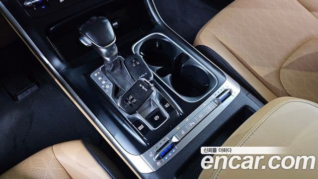Kia Carnival 2021 — ფოტო 8/20