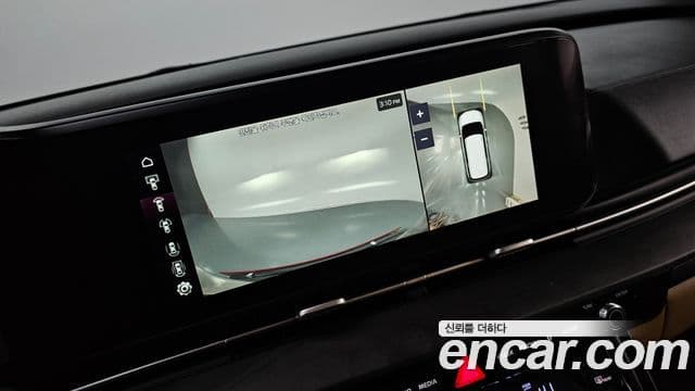 Kia Carnival 2021 — ფოტო 14/20