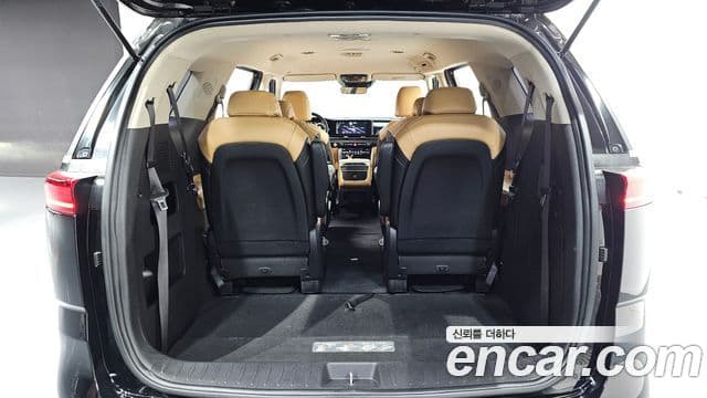 Kia Carnival 2021 — фото 20 из 20