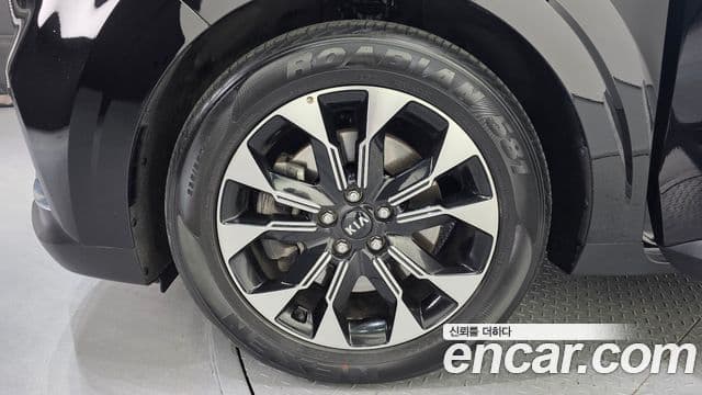 Kia Carnival 2021 — ფოტო 5/20