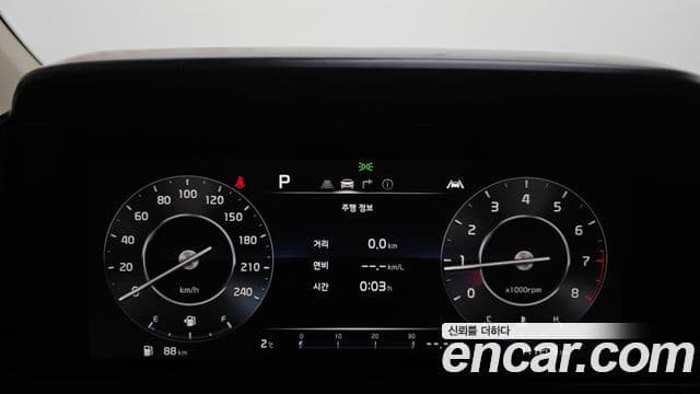 Kia Carnival 2021 — ფოტო 8/20