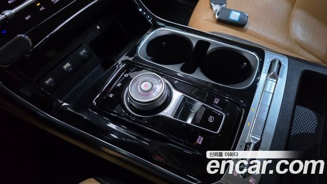 Kia Carnival 2021 — ფოტო 9/20