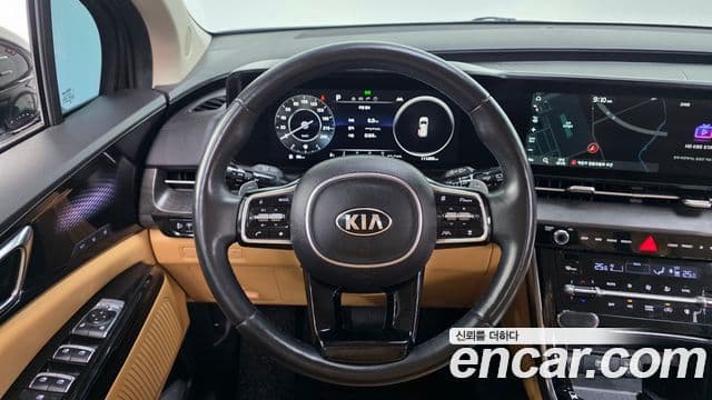 Kia Carnival 2021 — ფოტო 14/20