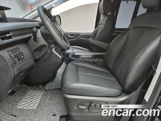 Hyundai Staria 2021 — ფოტო 10/19