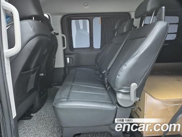 Hyundai Staria 2021 — ფოტო 11/19