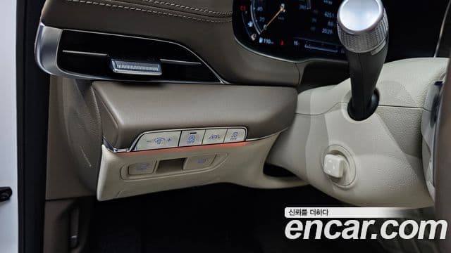 Genesis GV80 2020 — ფოტო 17/20