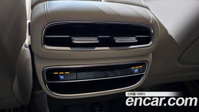 Genesis GV80 2020 — ფოტო 18/20