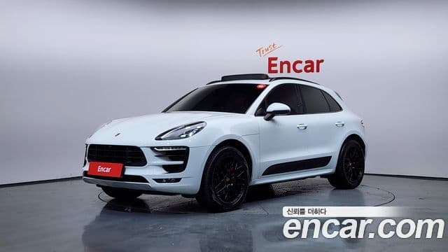 Porsche Macan 2018 — ფოტო 1/20