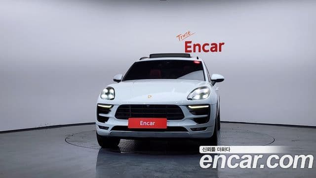 Porsche Macan 2018 — ფოტო 3/20