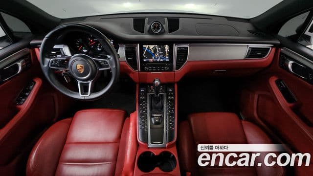 Porsche Macan 2018 — ფოტო 7/20