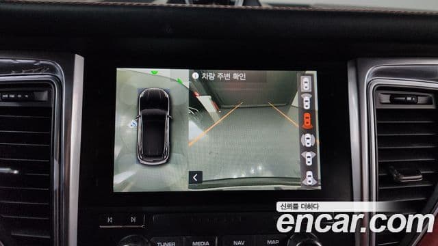 Porsche Macan 2018 — ფოტო 16/20