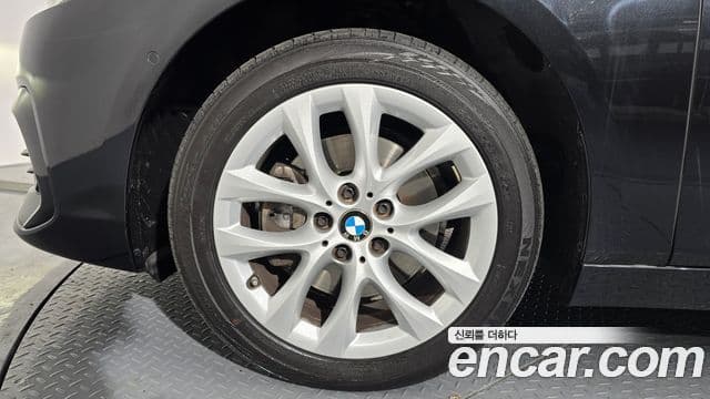 BMW 2 Series Active Tourer 2020 — Photo 16/20