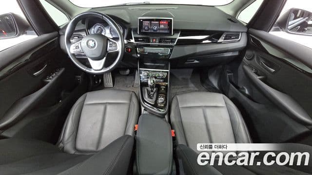 BMW 2 Series Active Tourer 2020 — Photo 13/20