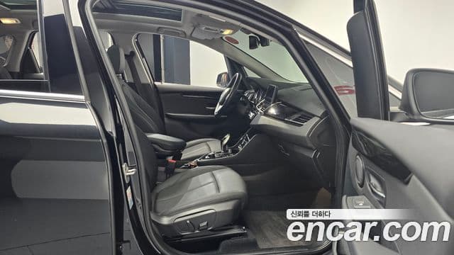 BMW 2 Series Active Tourer 2020 — Photo 14/20