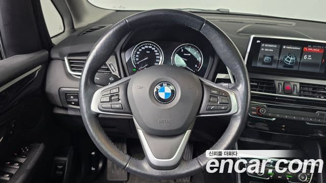 BMW 2 Series Active Tourer 2020 — Photo 18/20
