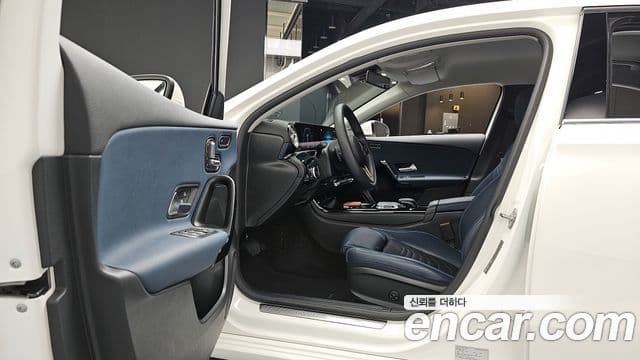 Mercedes-Benz A-Class 2020 — ფოტო 17/20