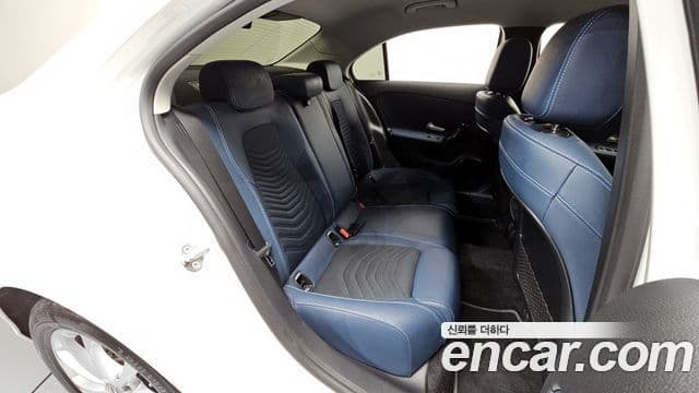Mercedes-Benz A-Class 2020 — ფოტო 18/20