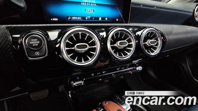 Mercedes-Benz A-Class 2020 — ფოტო 1/20
