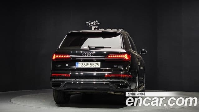 Audi Q7 2023 — ფოტო 4/20