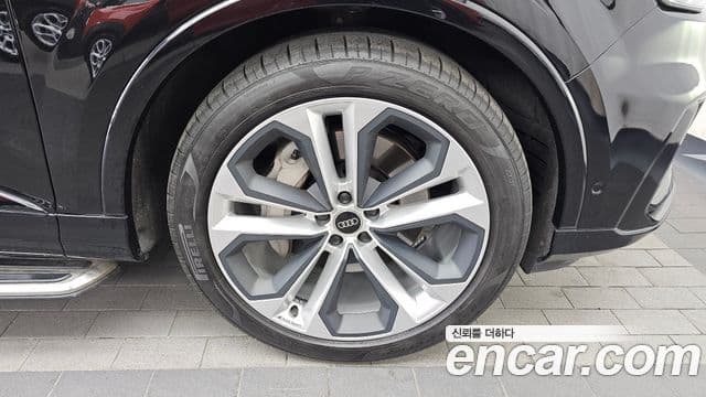 Audi Q7 2023 — ფოტო 5/20
