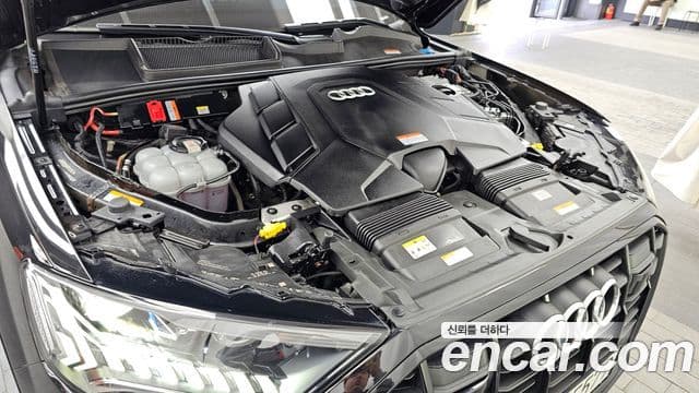 Audi Q7 2023 — ფოტო 6/20