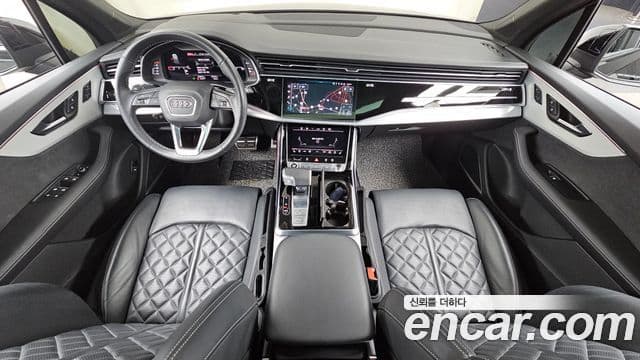 Audi Q7 2023 — ფოტო 7/20