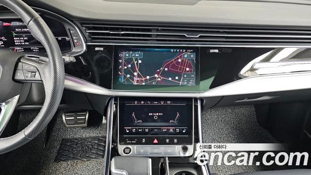Audi Q7 2023 — ფოტო 14/20