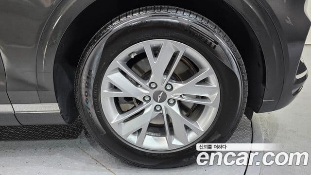 Genesis GV70 2023 — ფოტო 5/20