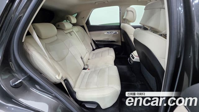Genesis GV70 2023 — ფოტო 19/20