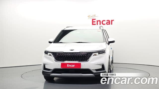 Kia Carnival 2021 — ფოტო 3/20