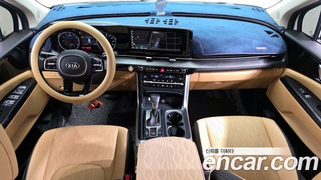 Kia Carnival 2021 — ფოტო 7/20