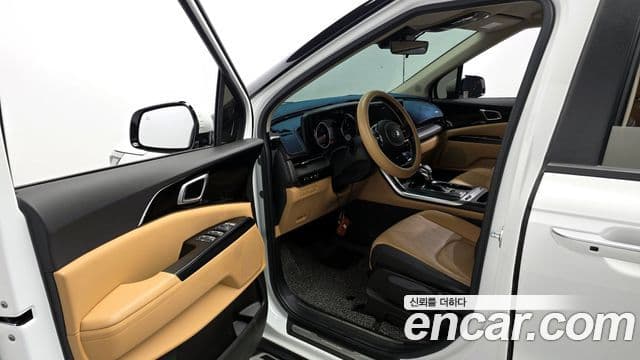 Kia Carnival 2021 — ფოტო 10/20