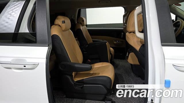Kia Carnival 2021 — ფოტო 12/20