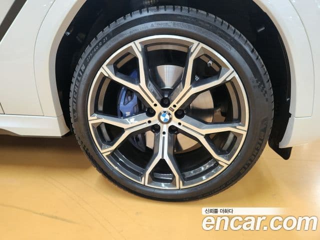 BMW X6 2022 — ფოტო 13/20