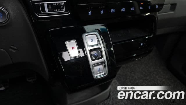 Hyundai Staria 2021 — Şəkil 2/20