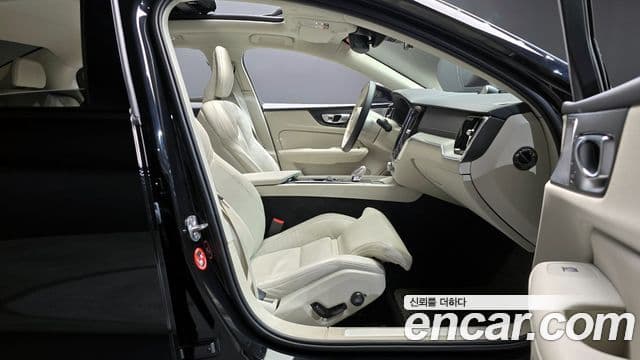 Volvo S60 2023 — Şəkil 8/20
