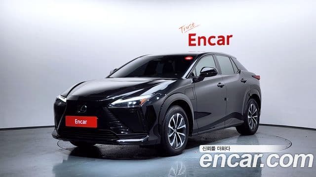 Lexus RZ450e 2023 — ფოტო 16/20