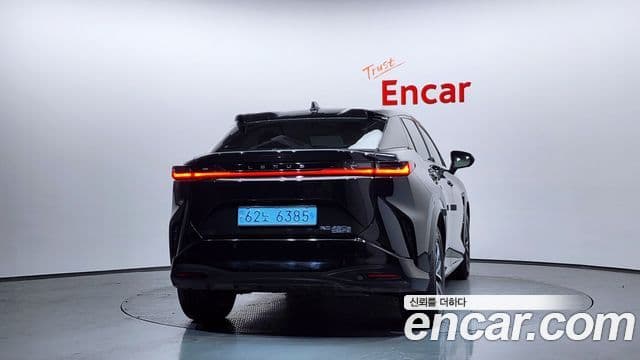 Lexus RZ450e 2023 — ფოტო 1/20