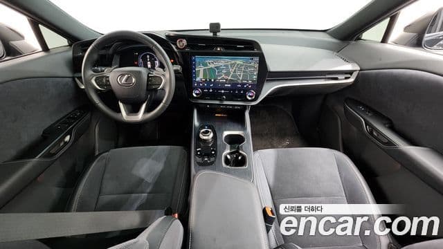 Lexus RZ450e 2023 — ფოტო 13/20