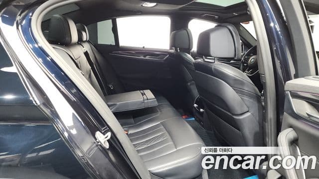 BMW 5 Series 2022 — ფოტო 12/20