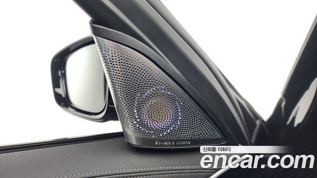 BMW 5 Series 2022 — ფოტო 14/20