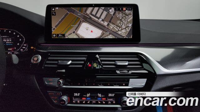 BMW 5 Series 2022 — ფოტო 15/20