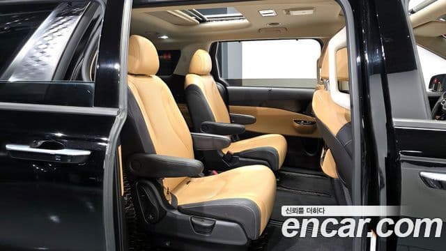 Kia Carnival 2022 — Фото 12/20