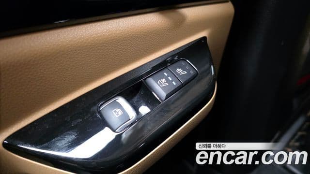 Kia Carnival 2022 — Фото 18/20