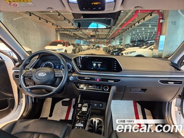 Hyundai Sonata Hybrid 2019 — Photo 11/20