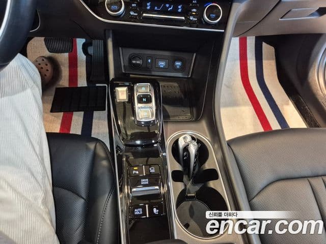 Hyundai Sonata Hybrid 2019 — Photo 8/20