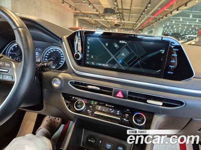 Hyundai Sonata Hybrid 2019 — Photo 14/20