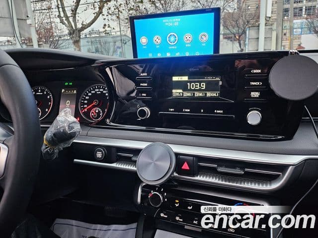 Kia K5 2023 — ფოტო 13/20