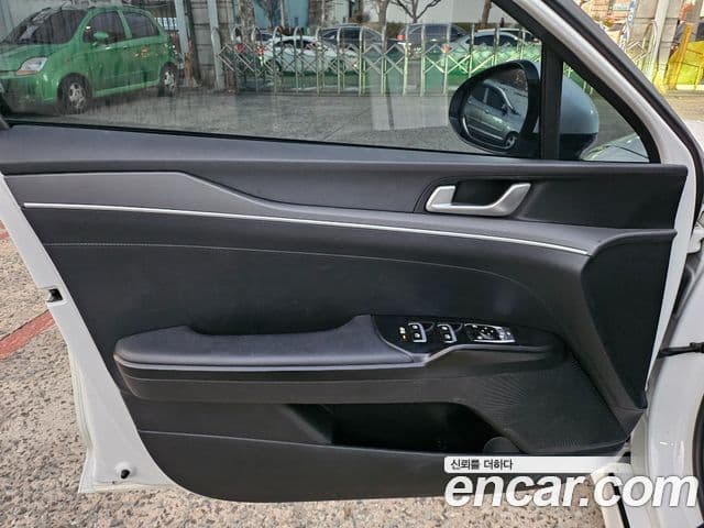Kia K5 2023 — ფოტო 5/20
