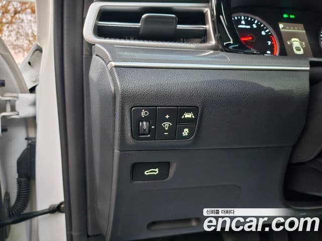 Kia K5 2023 — ფოტო 10/20
